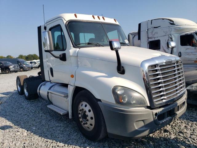  Salvage Freightliner Cascadia 1