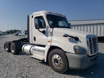  Salvage Freightliner Cascadia 1