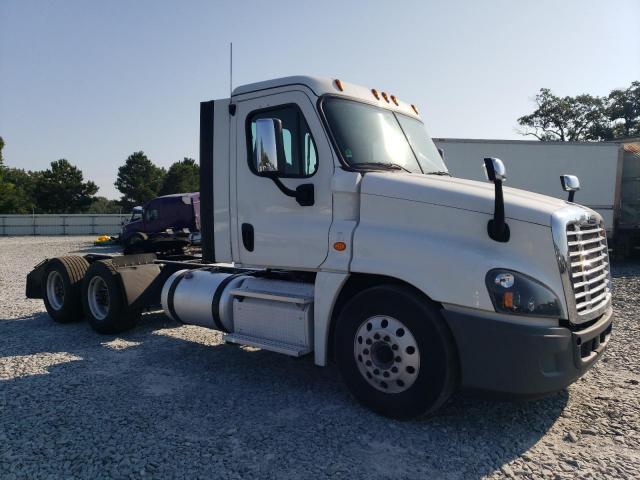  Salvage Freightliner Cascadia 1