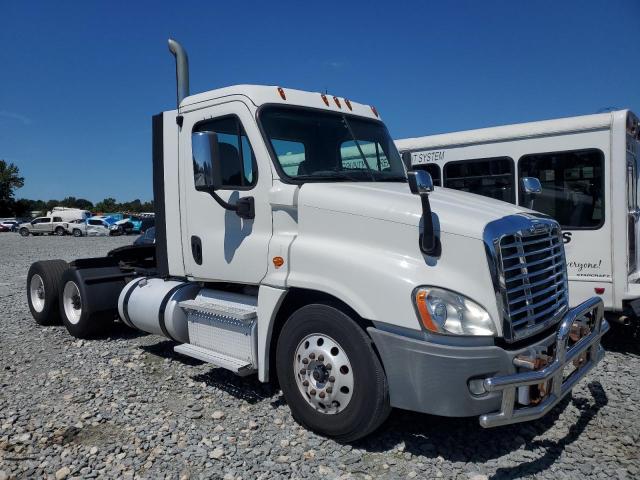  Salvage Freightliner Cascadia 1