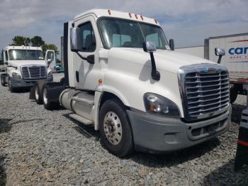  Salvage Freightliner Cascadia 1