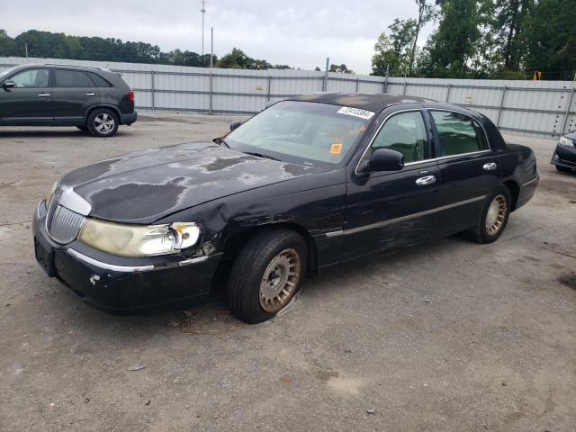  Salvage Lincoln Towncar