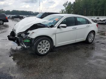  Salvage Chrysler 200