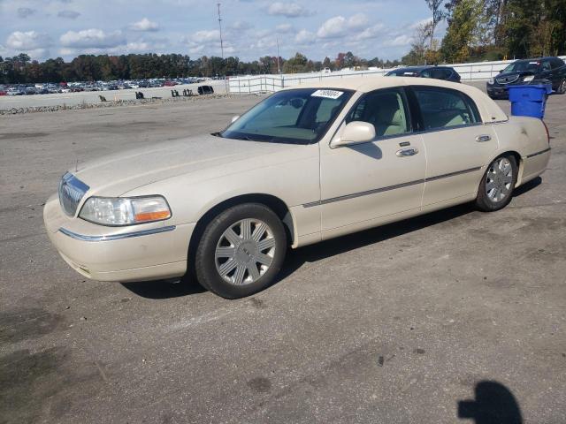  Salvage Lincoln Towncar