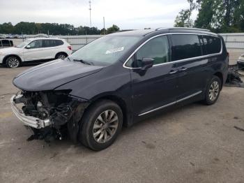  Salvage Chrysler Pacifica