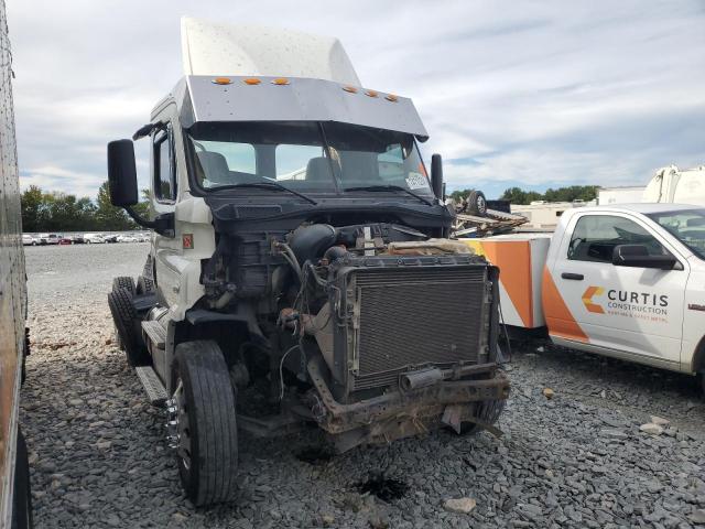  Salvage Freightliner Cascadia 1