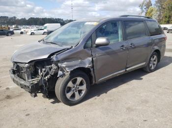  Salvage Toyota Sienna