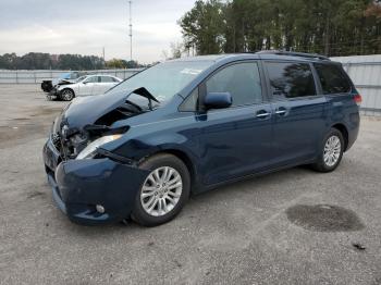  Salvage Toyota Sienna