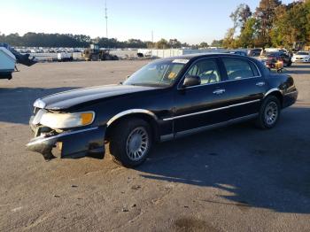  Salvage Lincoln Towncar