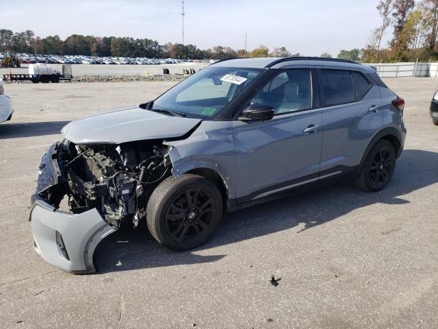  Salvage Nissan Kicks