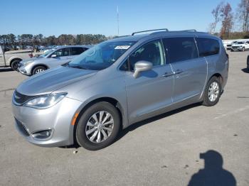  Salvage Chrysler Pacifica