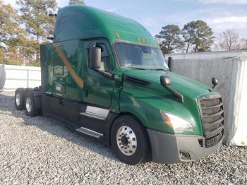  Salvage Freightliner Cascadia 1