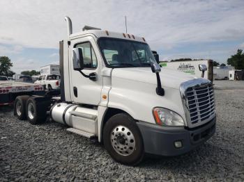  Salvage Freightliner Cascadia 1