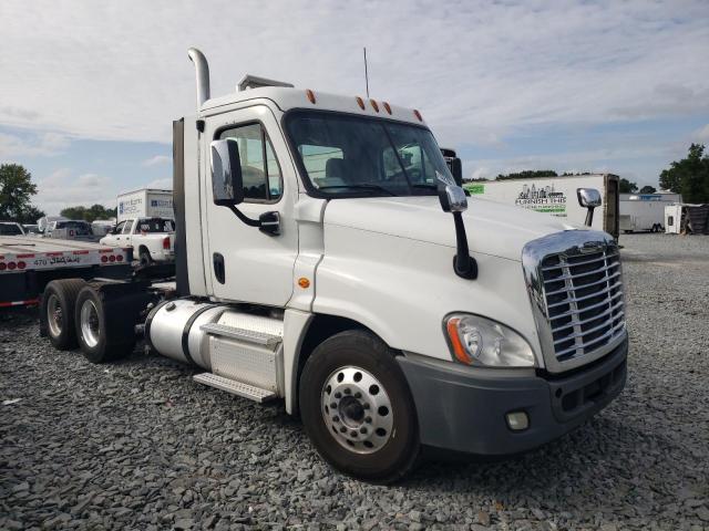  Salvage Freightliner Cascadia 1