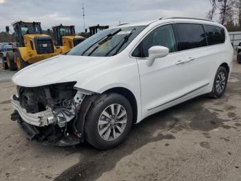  Salvage Chrysler Pacifica