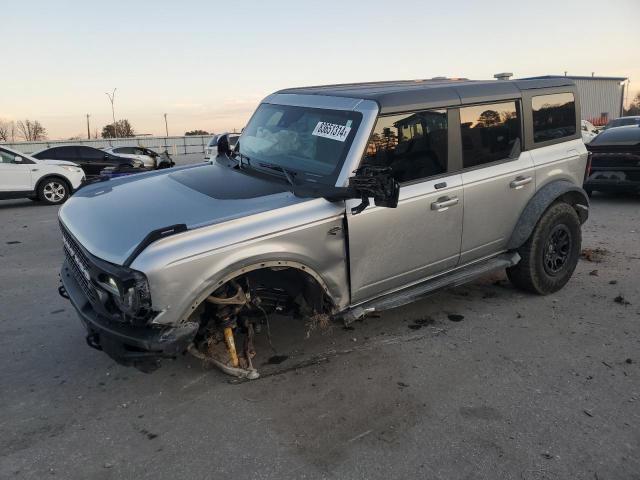  Salvage Ford Bronco