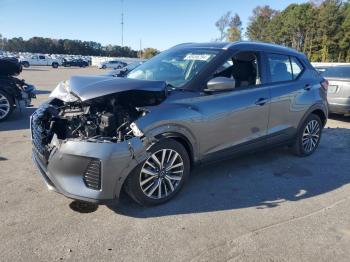  Salvage Nissan Kicks