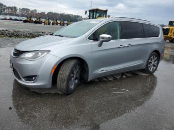  Salvage Chrysler Pacifica