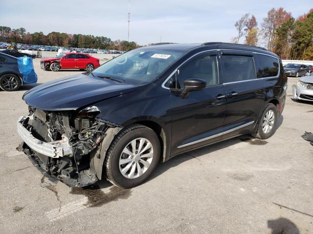  Salvage Chrysler Pacifica