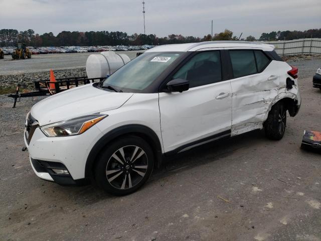  Salvage Nissan Kicks