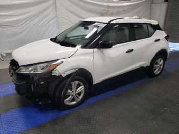  Salvage Nissan Kicks