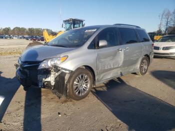  Salvage Toyota Sienna