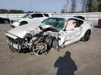  Salvage Ford Mustang