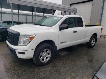  Salvage Nissan Titan