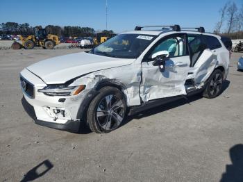  Salvage Volvo V60