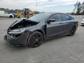  Salvage Chrysler 200