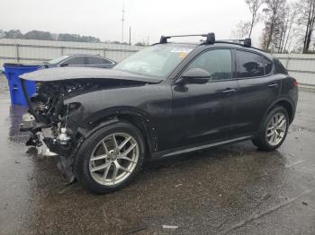  Salvage Alfa Romeo Stelvio