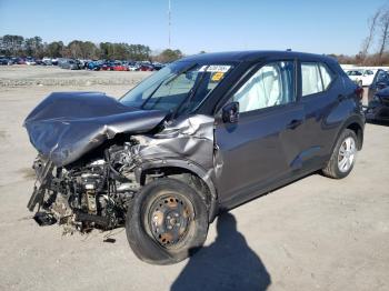  Salvage Nissan Kicks