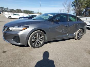  Salvage Nissan Maxima