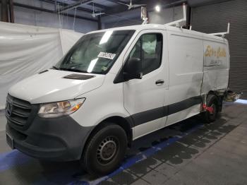  Salvage Mercedes-Benz Sprinter