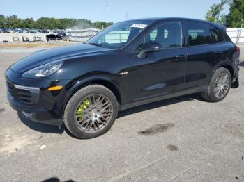  Salvage Porsche Cayenne