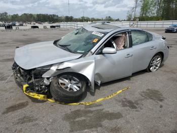  Salvage Nissan Maxima