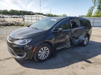  Salvage Chrysler Pacifica