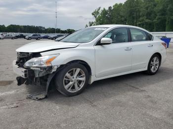  Salvage Nissan Altima