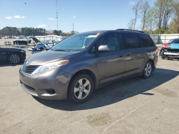  Salvage Toyota Sienna