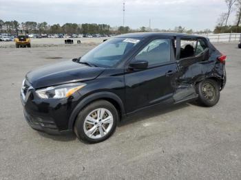  Salvage Nissan Kicks