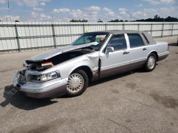  Salvage Lincoln Towncar