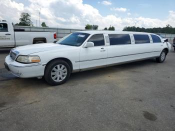  Salvage Lincoln Towncar