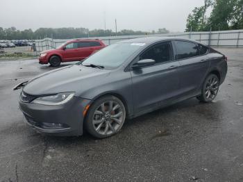  Salvage Chrysler 200