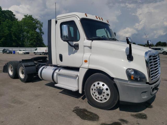  Salvage Freightliner Cascadia 1