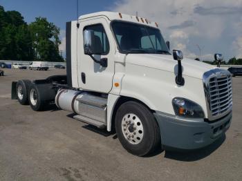  Salvage Freightliner Cascadia 1