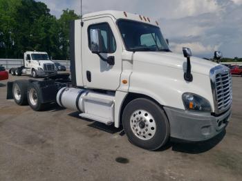  Salvage Freightliner Cascadia 1