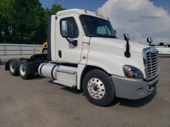  Salvage Freightliner Cascadia 1