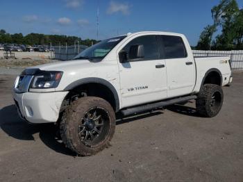  Salvage Nissan Titan