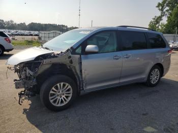  Salvage Toyota Sienna