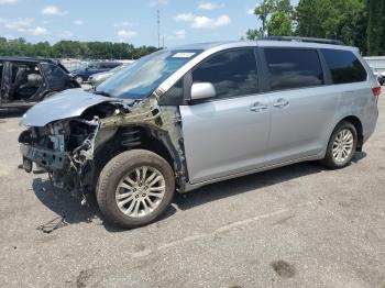  Salvage Toyota Sienna